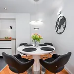 Tonka Deluxe Apartment *
